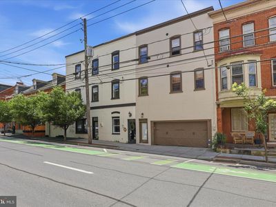 16 E Walnut St