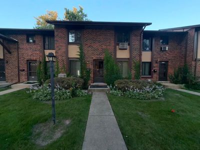 1S255 Dillon Ln