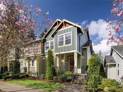 2381 25th Avenue NE