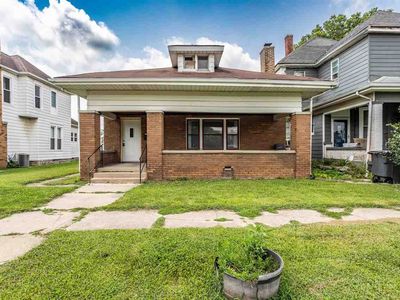 1611 N Grand Ave