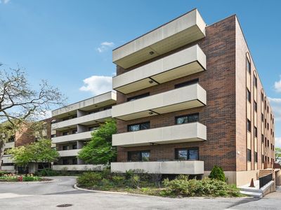 9244 Gross Point Rd APT 402