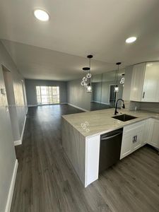 220 SW 9th Ave APT 406