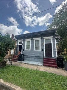 2233-2235 Josephine St