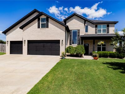 402 Shady Oak Cir