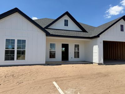 28 Edgewater Dr