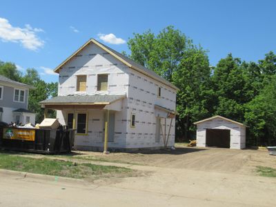 86 Bowen Ave