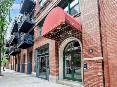 420 W Ontario St APT 402