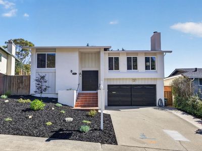 1328 Oddstad Blvd