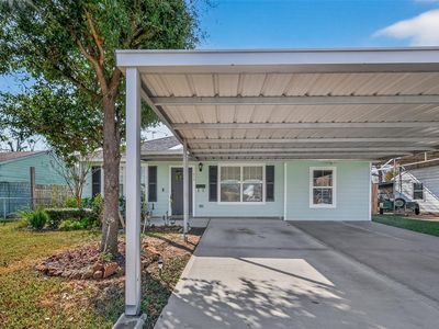 606 Alastair Dr