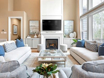 3743 Hawkebury Pl