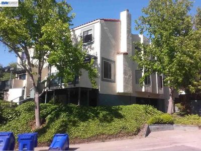 Property at 1704 Dalessi Dr, Pinole, CA