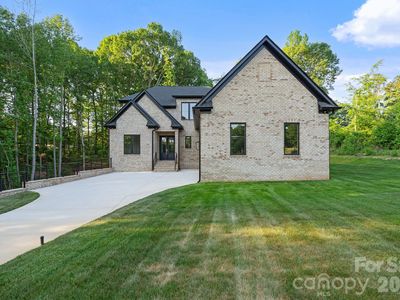 3204 Chancellor Ln