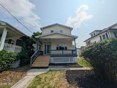 327 S Logan Blvd