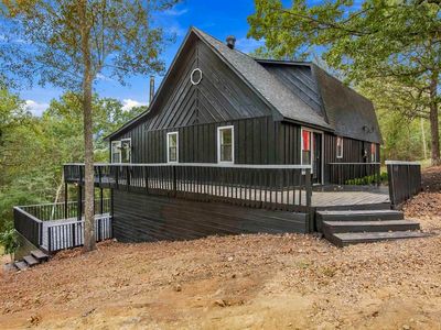 6233 Reeves Ln