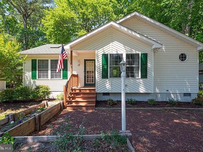 17 Greenwood Ln