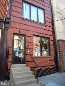 815 S 4th St