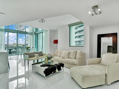 900 Biscayne Blvd APT 501