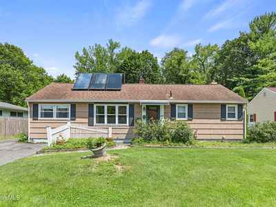 8 Velma Ave