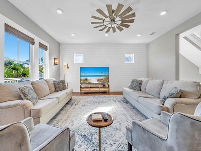 186 Grande Pointe Cir