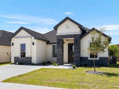 1112 E Acacia Dr