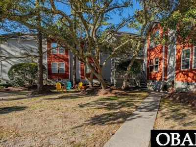 700 W 1st St #3