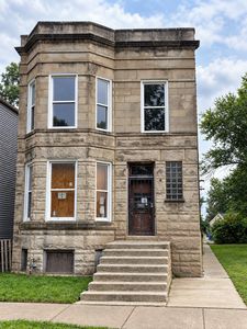 1111 W 61st St