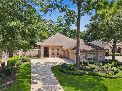 22 N Castlegreen Cir