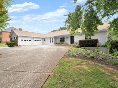 560 Saddle Creek Cir