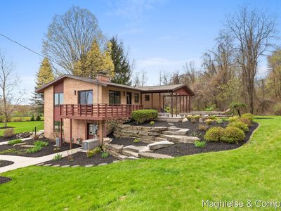 9391 Summit Ave NE