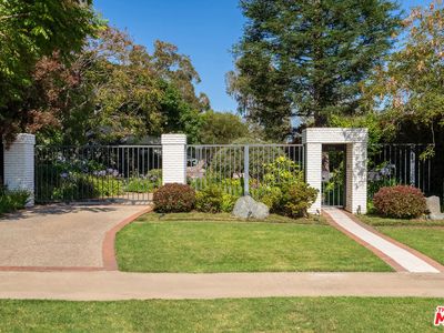 906 Chautauqua Blvd