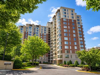2726 Gallows Rd APT 806