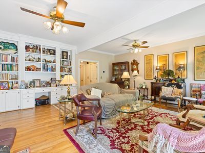 2122 Heritage Hts