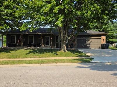 809 SW Hereford Dr