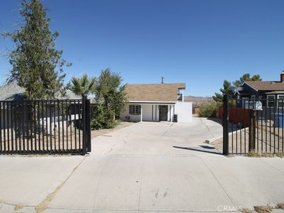 921 Flora St