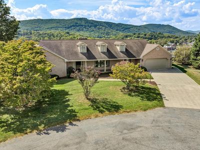 3 Aspen Dr