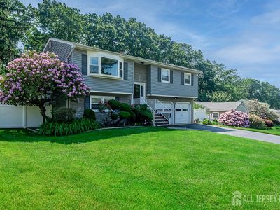 93 Hillsdale Rd