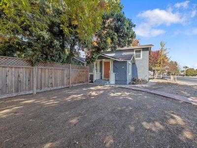 1096 E Sycamore Avenue