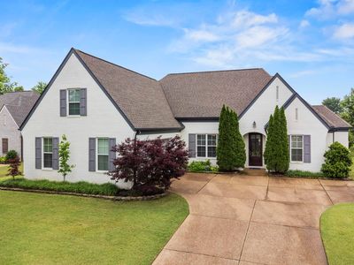 210 Links View Dr