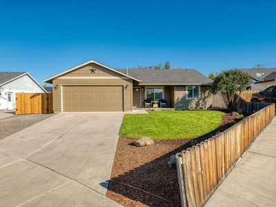 2142 NE Wolverine Loop