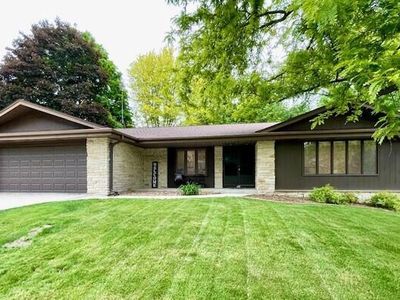 162 Laurel DRIVE SOUTH South