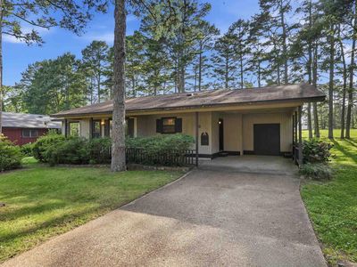 210 Snead Dr