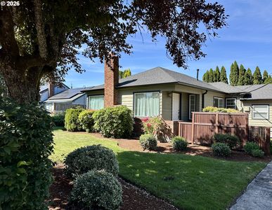 1013 NE Birchwood Dr
