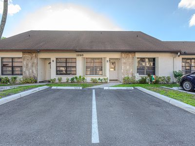 1260 Parkside Green Drive #D