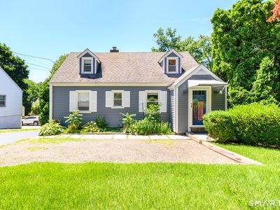 2261 Easton Turnpike