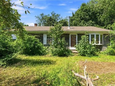 54 Narragansett Blvd