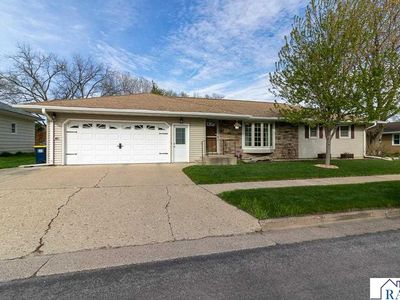 6 Hazelwood Ave