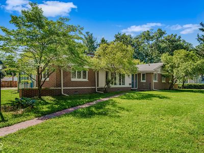 3233 Woodland Pkwy