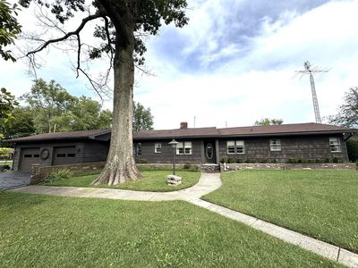 1417 W 38th St