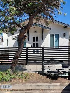 1326 S Cabrillo Ave