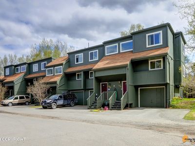 6460 Village Pkwy #143